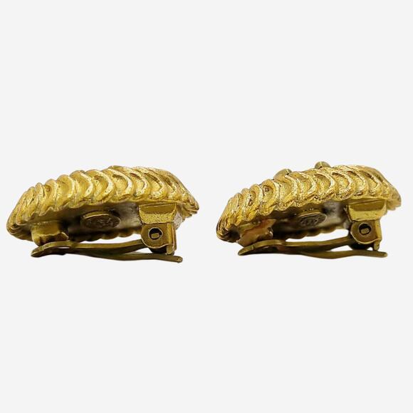 Chanel Black and 24k Gold-Plated Clip-on Earrings - Picture 2 of 9